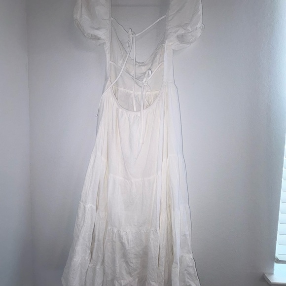 White Flowy Sweetheart Neck Puff Sleeve Dress - Picture 7 of 14